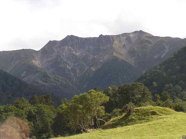 Ruahine - Sunrise Hut 093.jpg